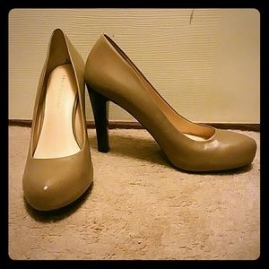 Nude Pumps